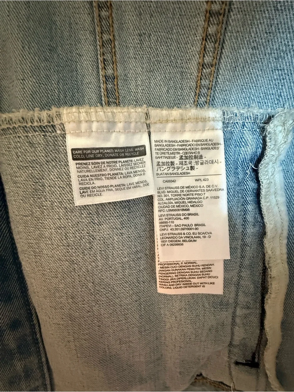 Levi's Light Wash Denim Jacket in Blue